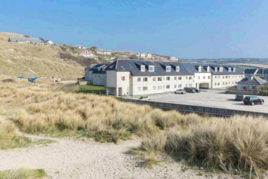 Direct Beach Access! Top Floor Apartment ペランポース エクステリア 写真